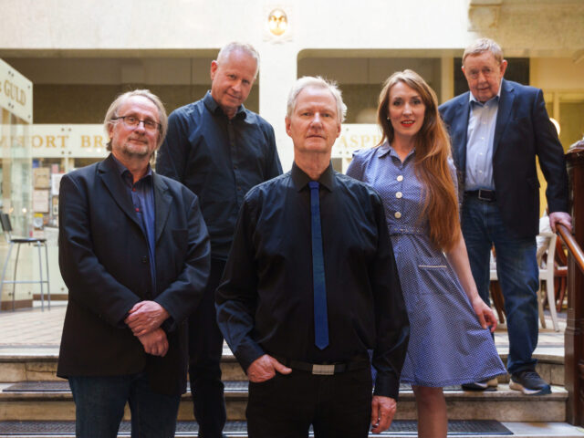 Konsert – Blue Escape  24/8