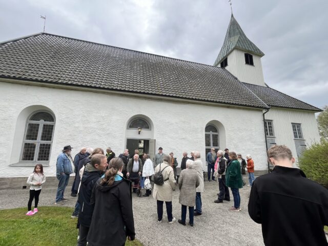 Bilder från kyrkovandringen maj 2025